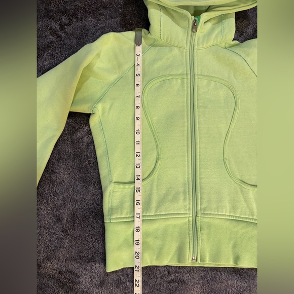 Lululemon Scuba Woman’s Green Hoodie - Picture 4 of 6